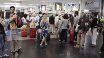 Huelga Renfe y Adif: Los pasajeros se arman de paciencia ante los retrasos