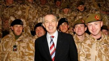 Un joven 'detiene' a Blair por crímenes de guerra