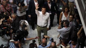 Primera semana de Pedro Sánchez en el PSOE: sprint prevacacional y luna de miel con la prensa