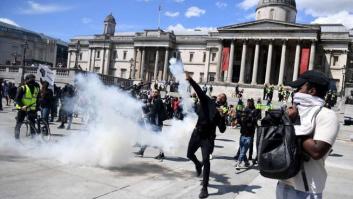 Graves disturbios entre policías y manifestantes de ultraderecha contrarios al movimiento 'Black Lives Matter' en Londres