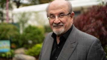 'Los versos satánicos', la obra de Salman Rushdie que le llevó a vivir amenazado de muerte