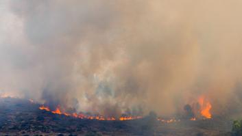 Las llamas sin control en la Comunidad Valenciana dejan al menos 12 heridos y más de 11.000 hectáreas arrasadas
