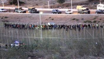 Unos 25 inmigrantes, encaramados a la valla de Melilla tras un nuevo intento de entrada