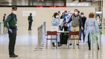 España hará "controles primarios" a todos los viajeros que lleguen al país pero no "PCR masivas"