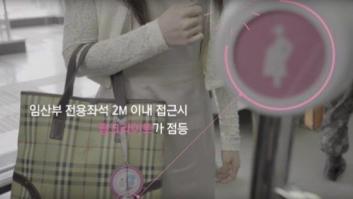 El sistema piloto de Corea del Sur para que las embarazadas se puedan sentar en el metro