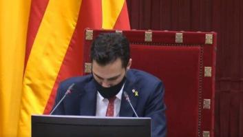 El Parlament de Cataluña reprueba a Pedro Sánchez por el 155 y pide la abdicación de Felipe VI