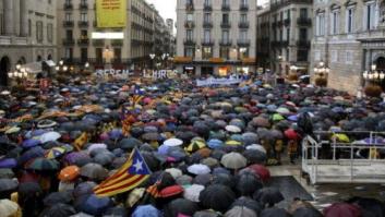 Miles de personas se echan a la calle en Cataluña reclamando votar el 9-N