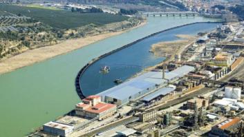 El Ebro 'supura' tóxicos para limpiar una herida centenaria