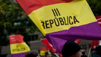 Rafael Hernando (PP) dice que la bandera de la República es igual de "ilegal" que la franquista
