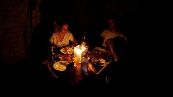 La electricidad vuelve a cuentagotas a Cuba tras el paso del huracán Ian
