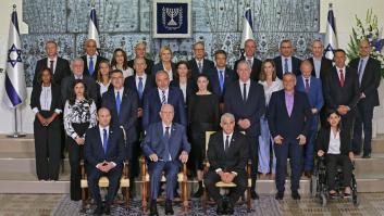 Israel sin Netanyahu, día 1: los retos de un Gobierno multicolor a ocho bandas