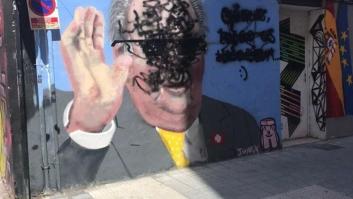 El grafitero J. Warx arregla su dibujo de Juan Carlos I boicoteado hace una semana: así está ahora