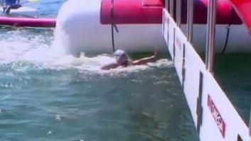 Descalifican a la nadadora francesa Aurélie Muller por impedir tocar la meta a una rival