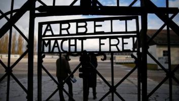 Roban la puerta del campo de concentración de Dachau