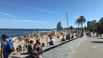 Barcelona se indulta de puente y en la playa