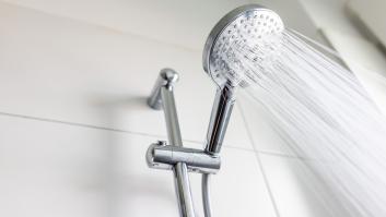 Una experta fija la temperatura a la que hay que ducharse: se ahorra energía y no está fría