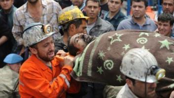 Suben a 282 los muertos por la explosión en una mina en Turquía