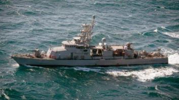 Un barco americano efectúa disparos de advertencia contra barcos iraníes en el Golfo Pérsico