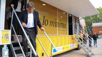 Arranca el autobús del Ingreso Mínimo Vital desde una iglesia de Madrid y pasará por 40 municipios