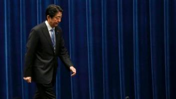 Elecciones en Japón: Shinzo Abe disuelve el parlamento tras la entrada en recesión