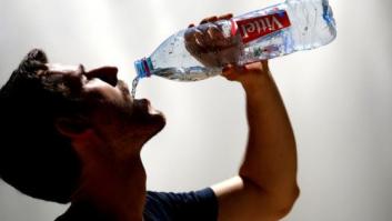 Esto es lo que te podría pasar cuando bebes tres litros de agua diariamente durante un mes