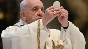 El Papa retoma su trabajo desde el hospital y celebra una misa con los facultativos en el centro