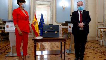 Los nuevos ministros de Sánchez reciben sus carteras ministeriales