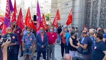 Los sindicatos llevan la demanda de la subida del salario mínimo a las puertas del Banco de España