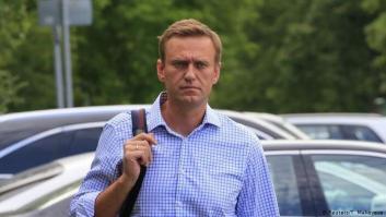 Navalni sale del coma inducido y "responde a estímulos", según los médicos