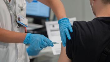 Más de la mitad de la población española ya tiene la pauta completa de vacunación