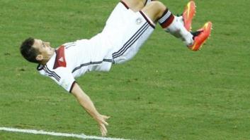 La voltereta de Klose tras su récord y otras imágenes curiosas del Mundial (VÍDEO)