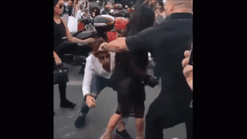 El hombre que asaltó a Gigi Hadid intenta besar el culo de Kim Kardashian
