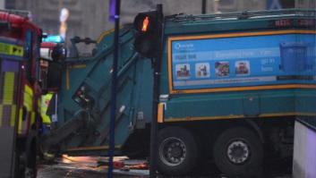 Seis personas mueren atropelladas por un camión de la basura en el centro de Glasgow