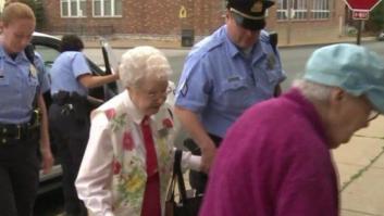 Esta abuela de 102 años cumple su RARO deseo para antes de morir