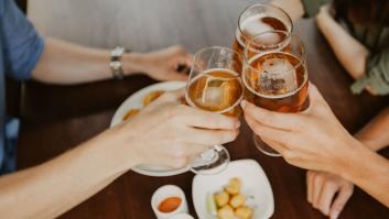 El alcohol provoca cáncer y sobrepeso: tres cañas son como un trozo de tarta