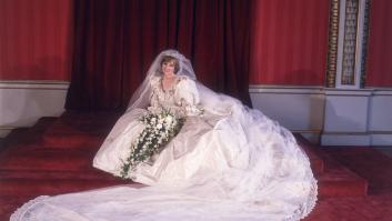 'The Crown' supera su reto más difícil al recrear el vestido de novia de Diana de Gales
