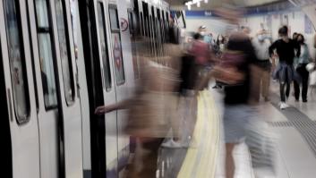 Un grupo apalea y roba a un joven en el Metro de Madrid y sube el vídeo a las redes sociales