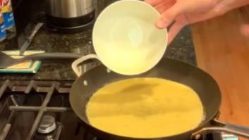 El sencillo truco para evitar que el líquido que no cae en la sartén gotee en la encimera