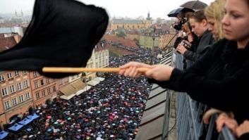 Así lograron las mujeres polacas frenar la prohibición del aborto