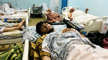 Dos suicidas activaron sus chalecos en Kabul, donde ya se cuentan más de 110 muertos