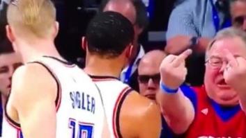 La genial reacción de Westbrook ante el gesto de este espectador