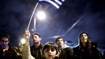 Miles de griegos se manifiestan en Atenas en apoyo al Gobierno y contra el "chantaje" de Europa