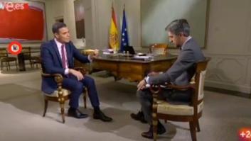 El sutil detalle en la entrevista de Pedro Sánchez en TVE: no has dejado de mirarlo