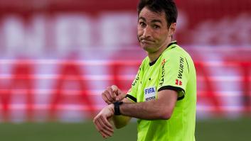 Lo nunca visto: el árbitro del Sevilla-Granada hace regresar a los jugadores tras pitar el final antes de tiempo