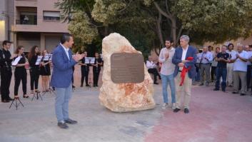 Vandalizan en Murcia un monolito en memoria de seis asesinados en un campo nazi