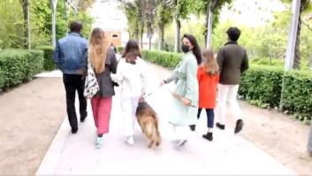 Rocío Monasterio aparece en un vídeo paseando al perro y lo que hace el animal llama la atención en Twitter