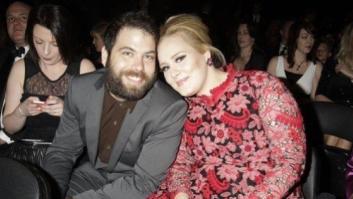 El novio de Adele le da una sorpresa en pleno concierto por su quinto aniversario