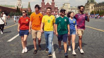 La española que coló la bandera LGTBI en Rusia: "La sociedad sólo cambiará cuando la gente se levante"