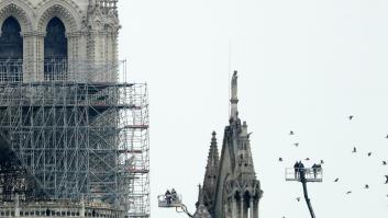 La estatua que desmonta la conspiración sobre el incendio de Notre Dame