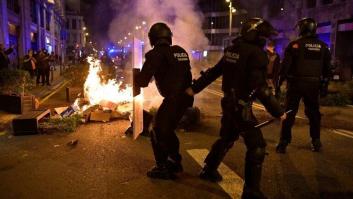 Más de una veintena de heridos en los disturbios en Barcelona contra las restricciones de movilidad